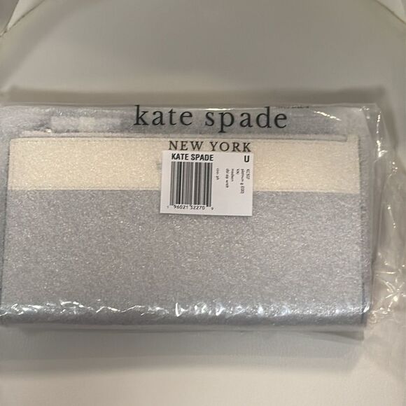Kate Spade Wristlet, NWT - Picture 2 of 6